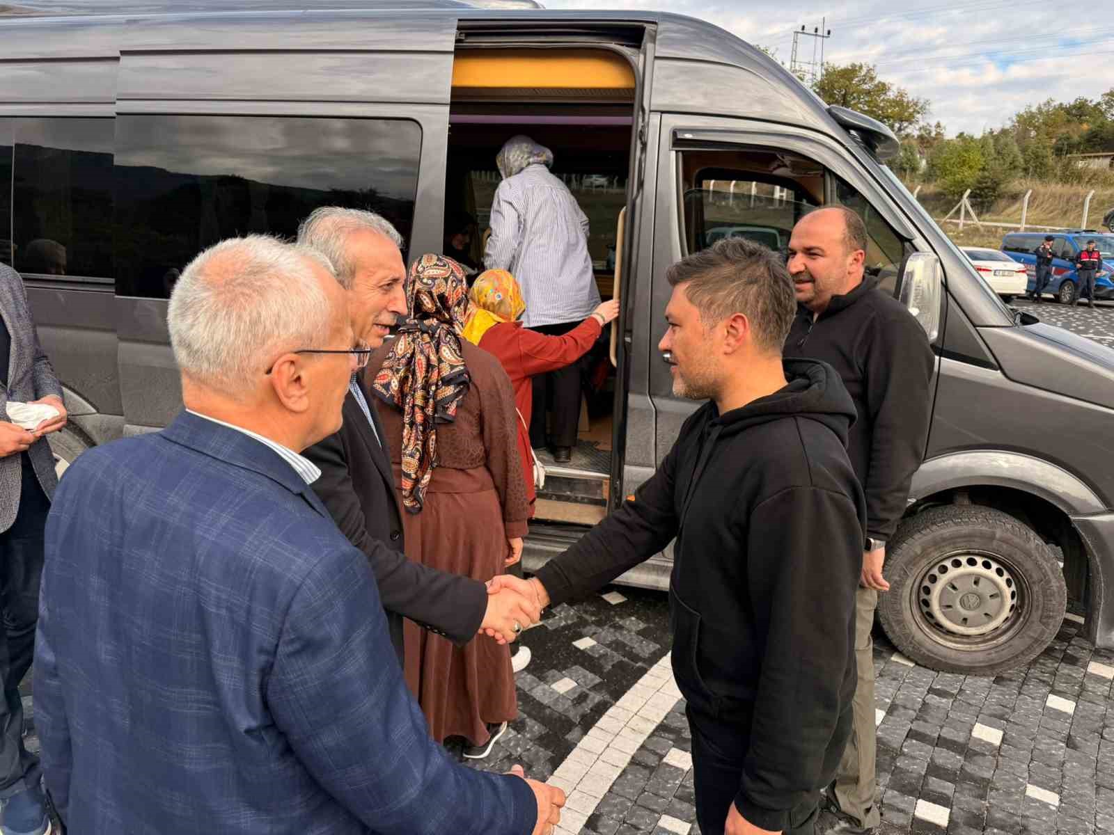 eski-tarim-bakani-mehdi-eker-safran-hasadi-yapti