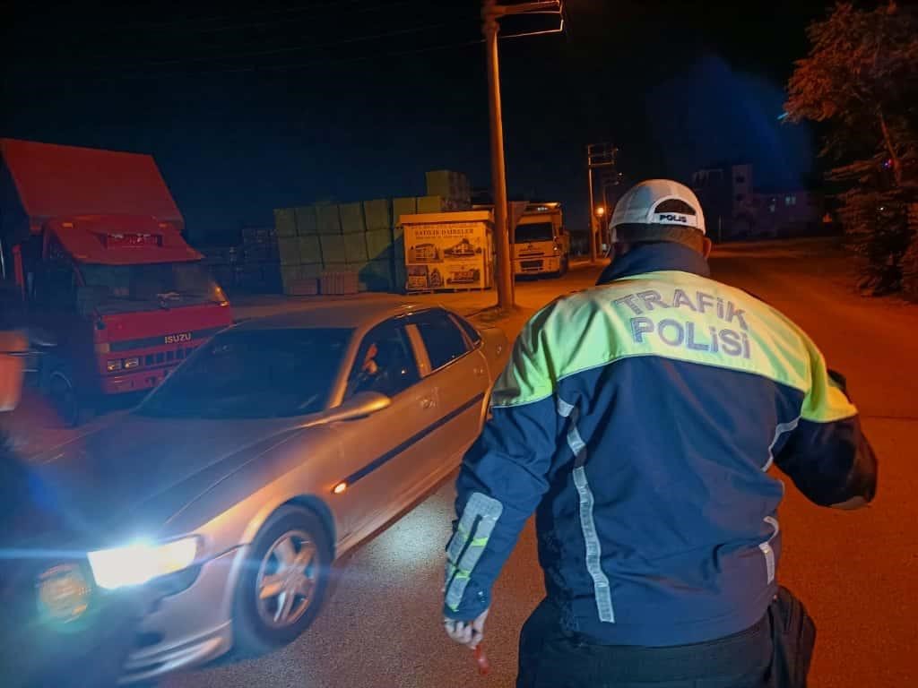 eskisehirde-genis-capli-asayis-ve-trafik-uygulamasi
