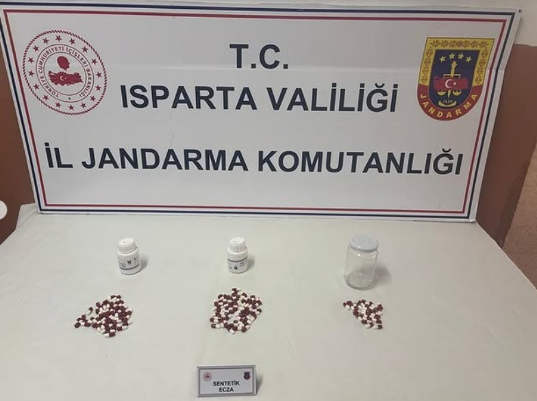 ispartada-jandarmadan-uyusturucu-operasyonu-4-supheli-tutuklandi
