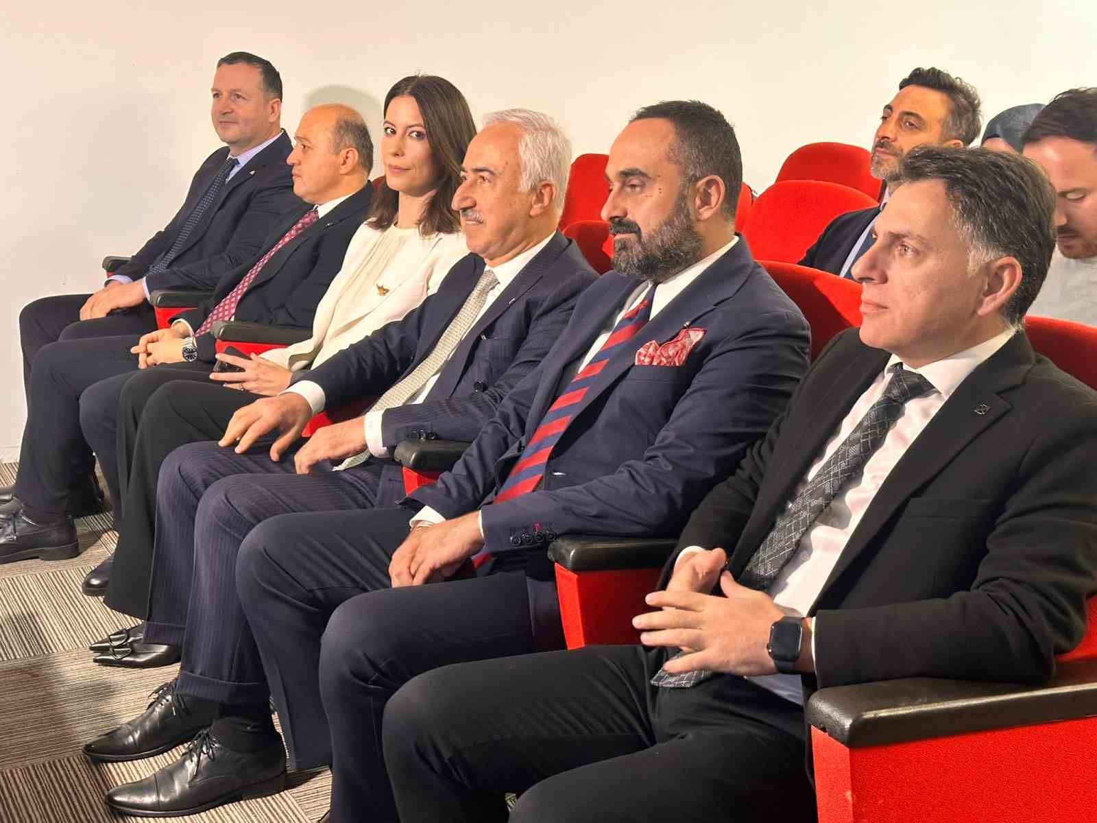 istanbul-universitesi-auzef-dijital-egitimde-faaliyetlerini-surduruyor
