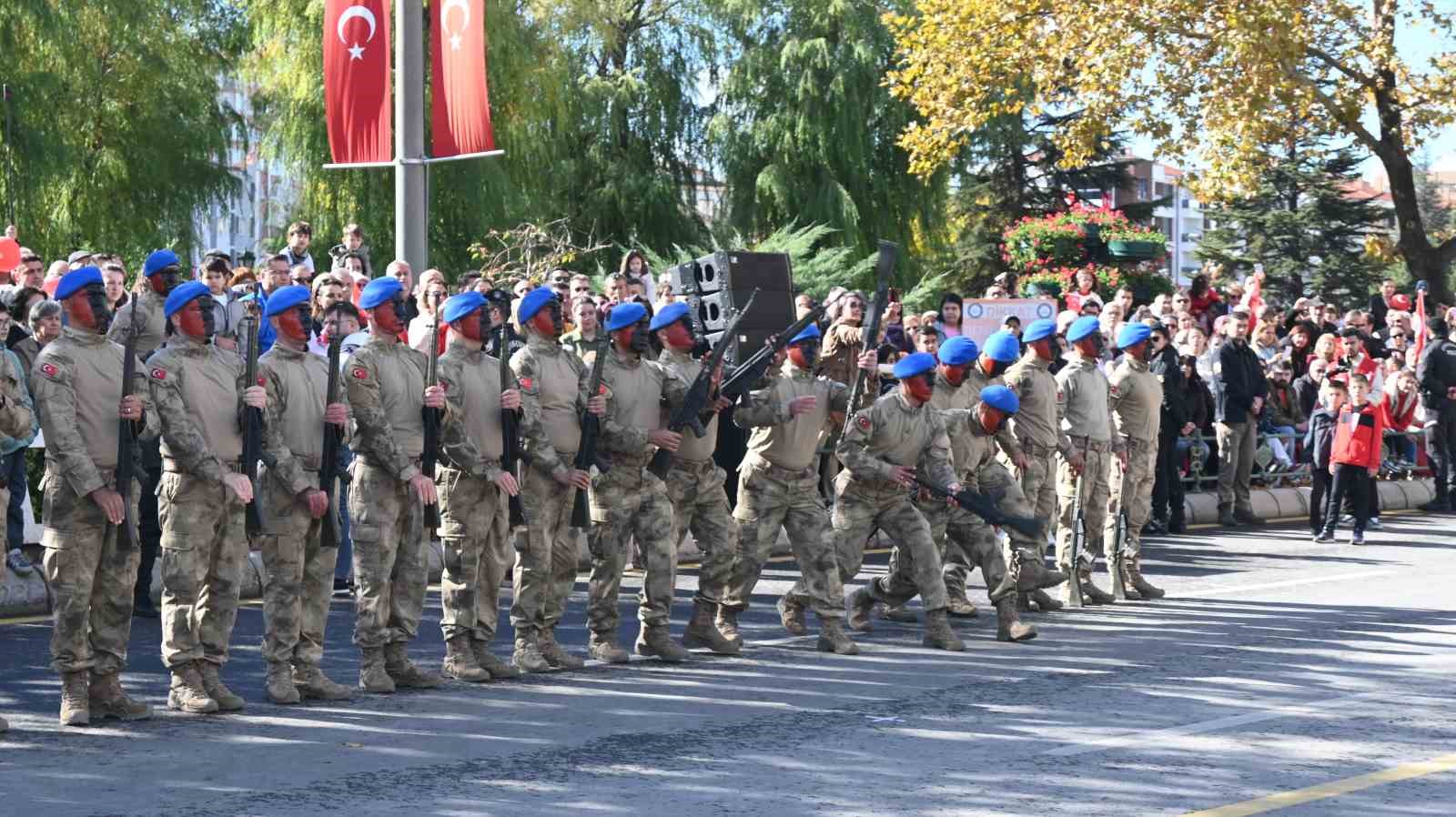 jandarmadan-nefes-kesen-29-ekim-gosterisi