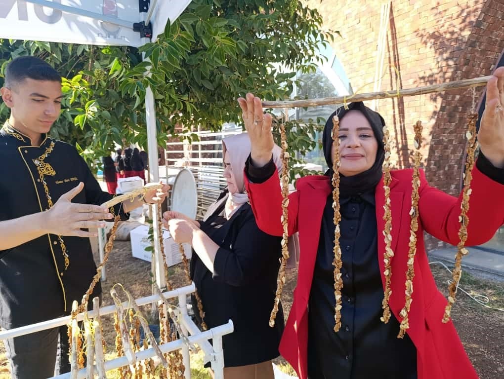 kahramanmarasta-geleneksel-bag-bozumu-festivali