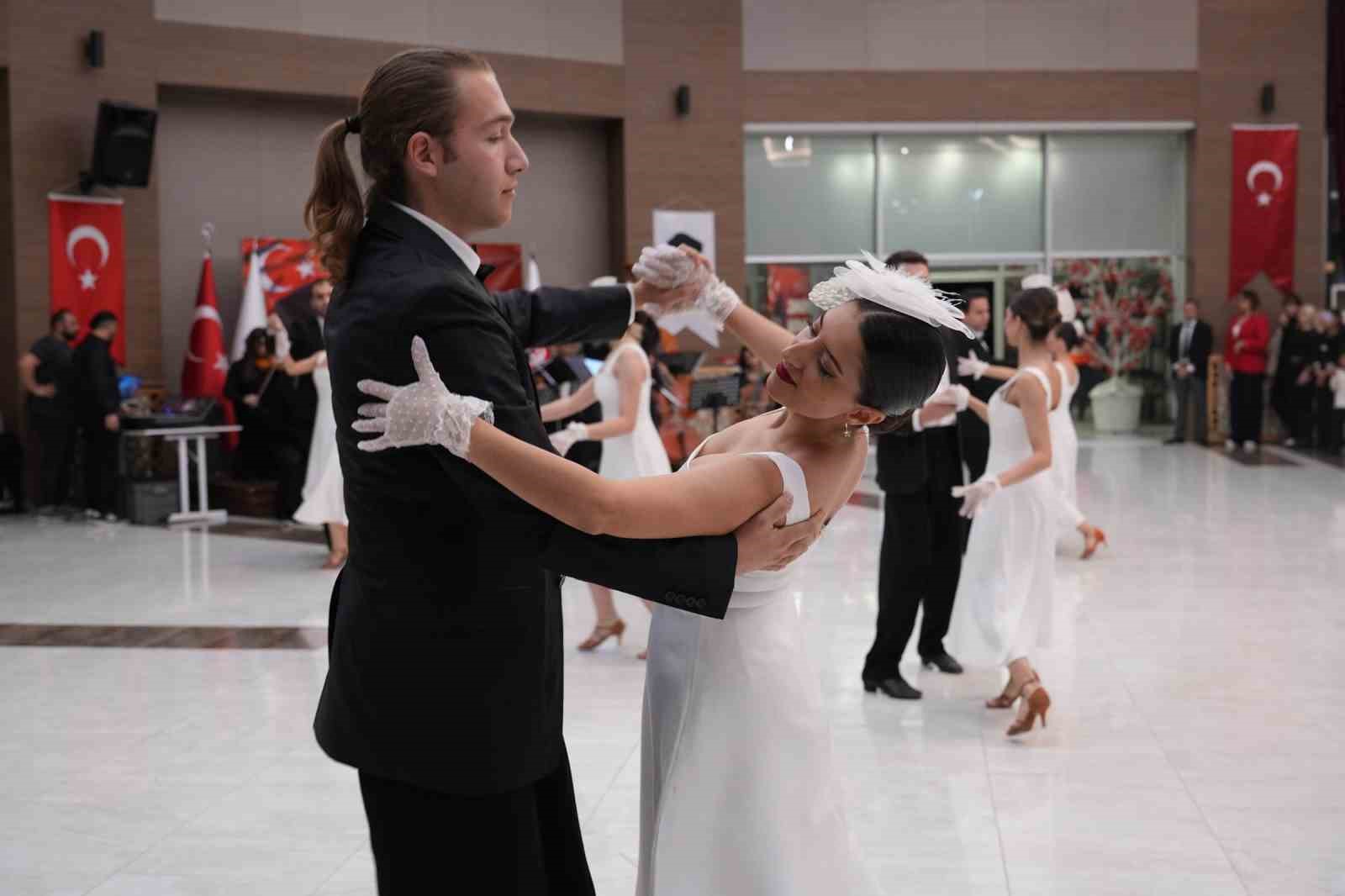 keciorende-gun-boyu-cumhuriyet-bayrami-kutlamalari-yapildi