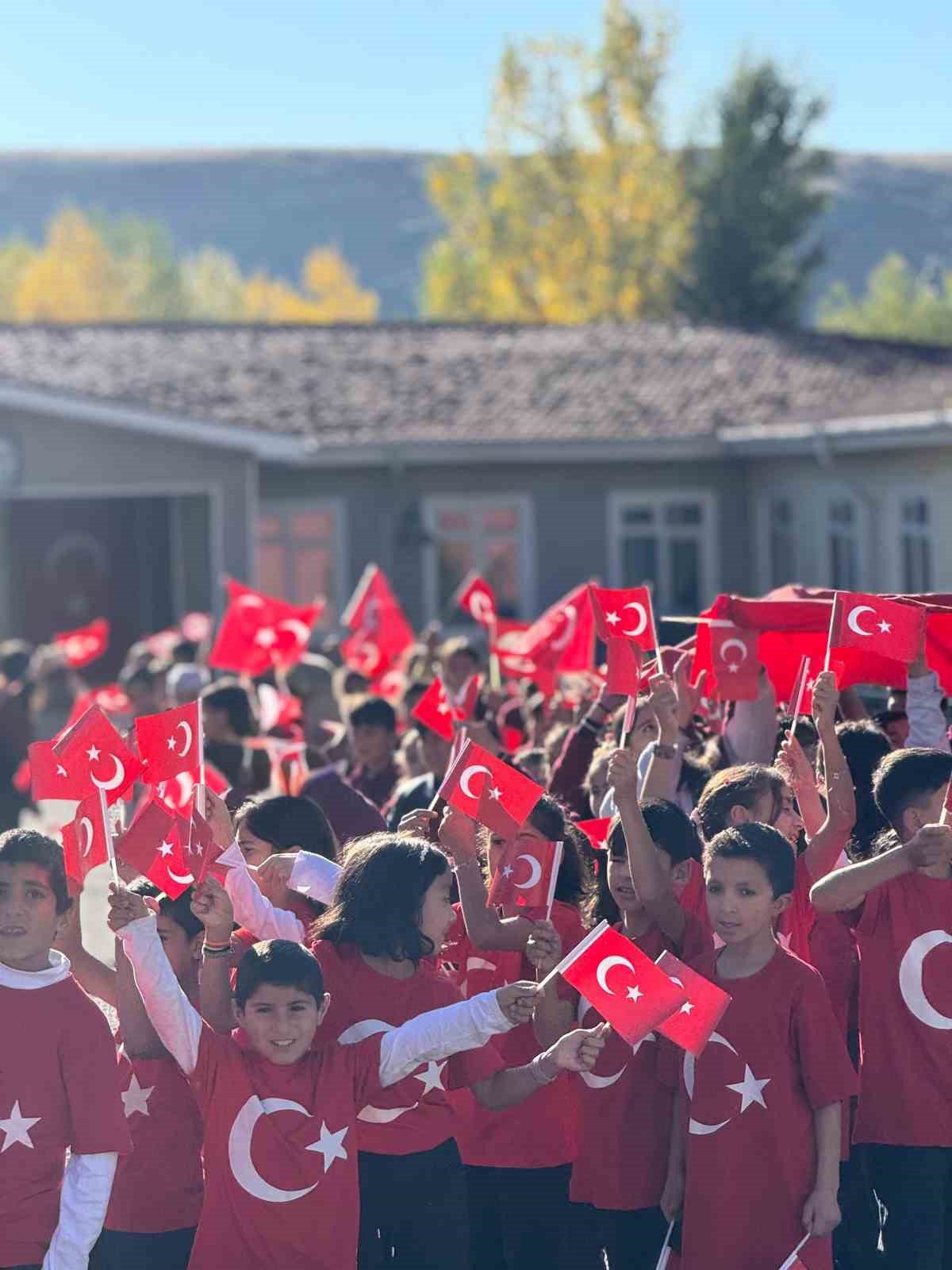 koy-okullari-29-ekim-coskusuyla-doldu