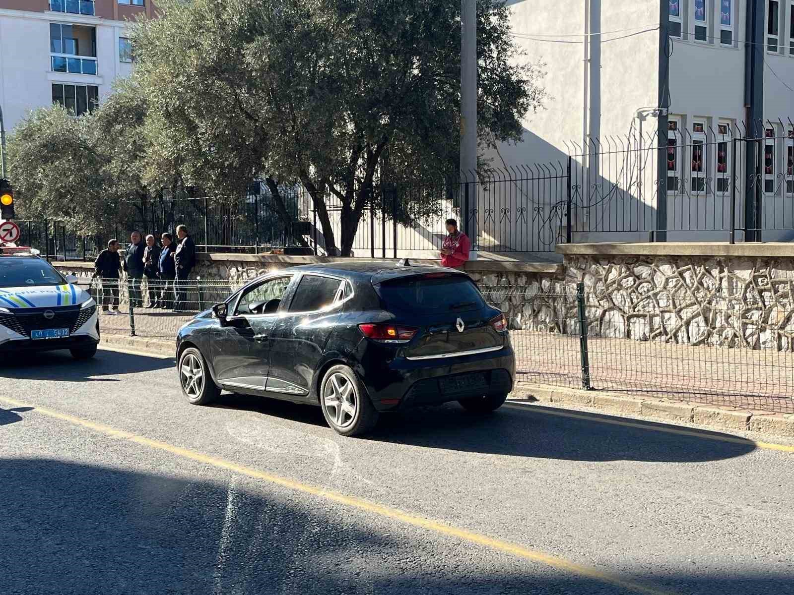 mentesede-silahli-ve-bicakli-kavga-iddasi