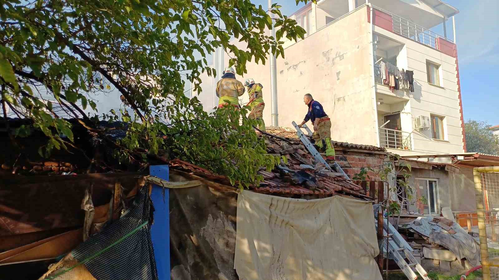 metruk-binada-cikan-yangin-korkuttu