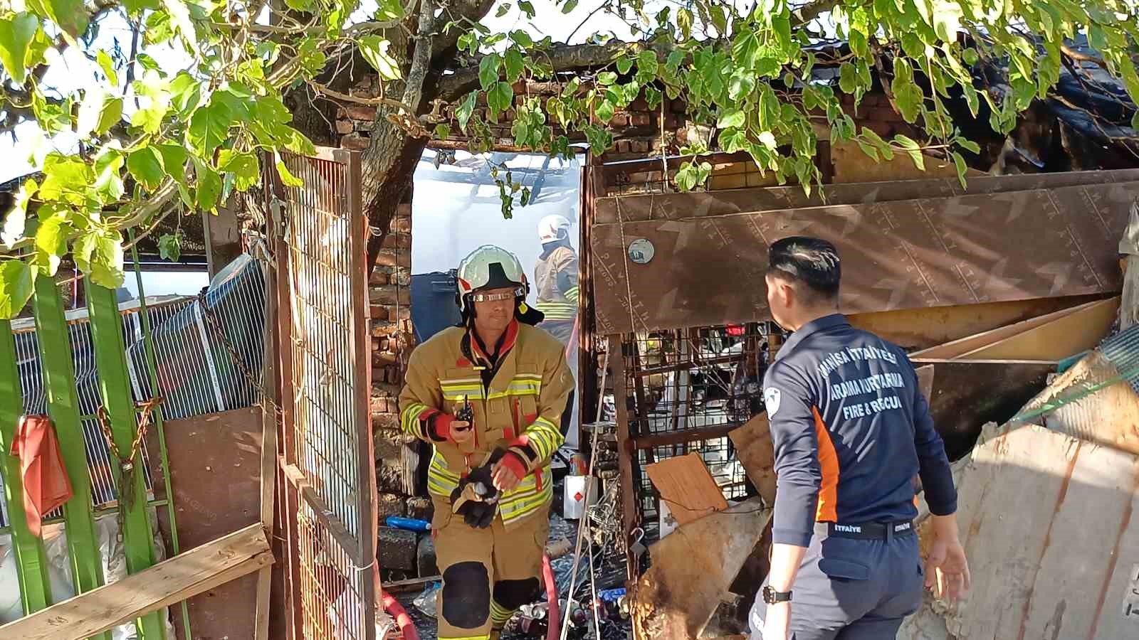 metruk-binada-cikan-yangin-korkuttu