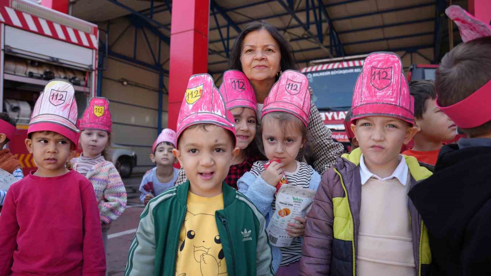 minik-ogrencilerden-itfaiyecilere-anlamli-ziyaret