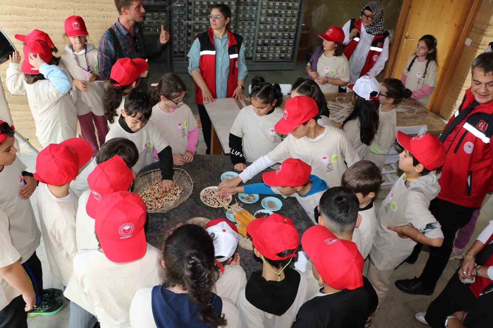 minikler-tarimi-yerinde-ogrendi