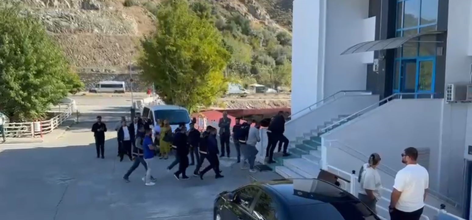 muglada-tefecilik-operasyonu-gozaltina-alinan-5-kisi-adliyeye-sevk-edildi