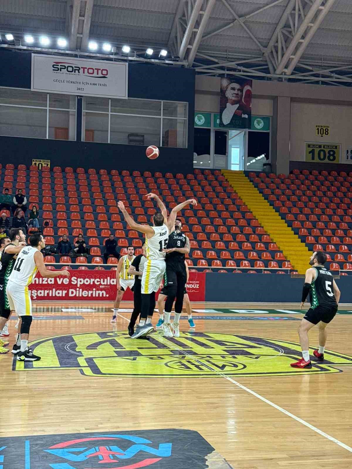 sakarya-buyuksehir-basketbol-ankaradan-galibiyetle-dondu