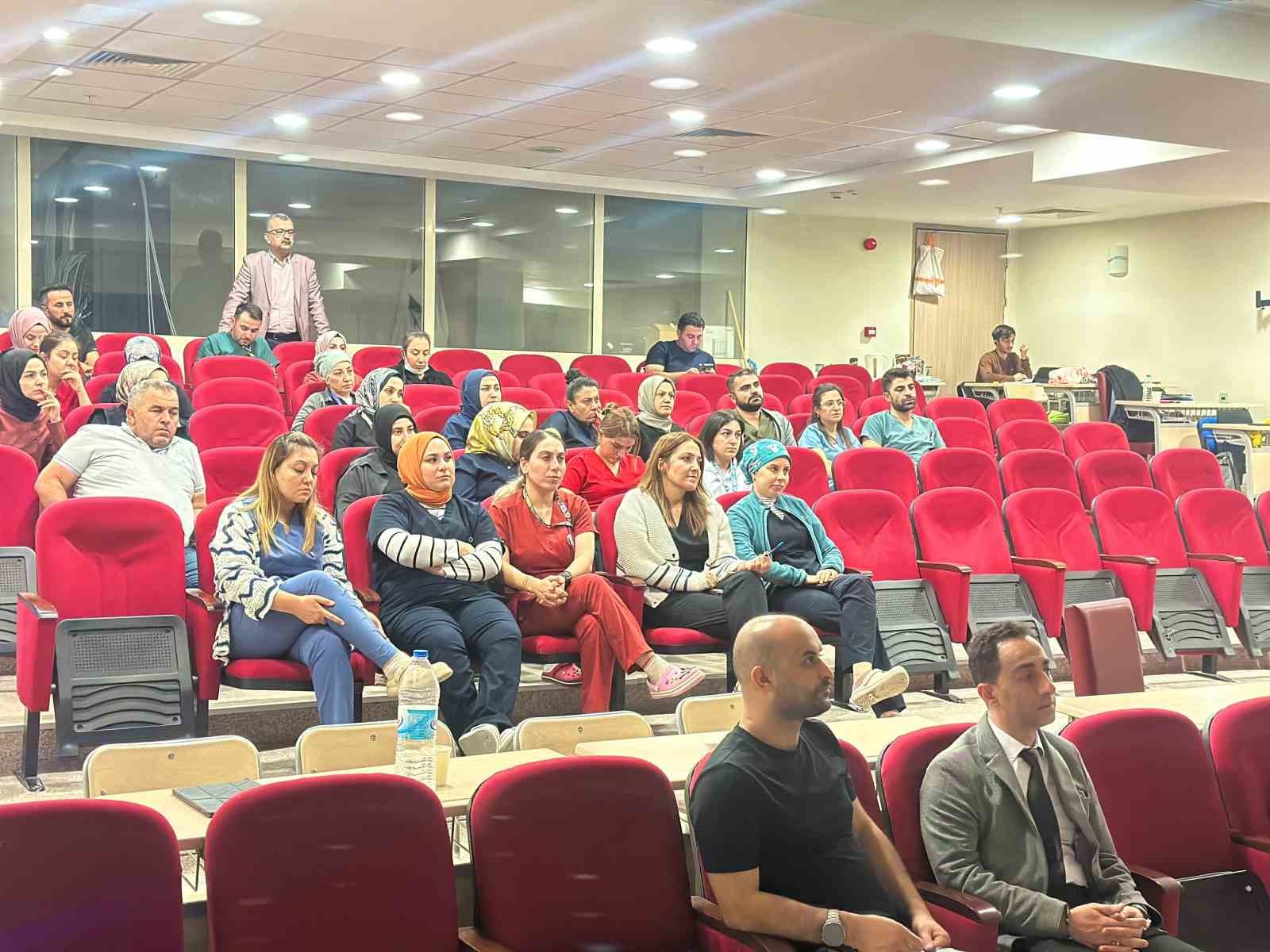 siirt-egitim-ve-arastirma-hastanesinde-transfuzyon-guvenligi-egitimi