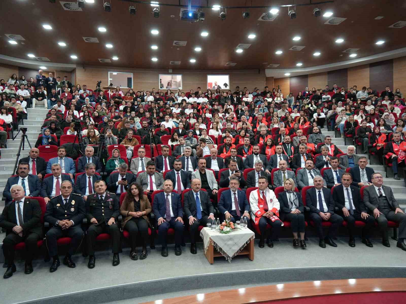 tarim-ve-orman-bakani-yumakli-teknolojiyi-bir-kalkan-olarak-kullanmak-zorundayiz