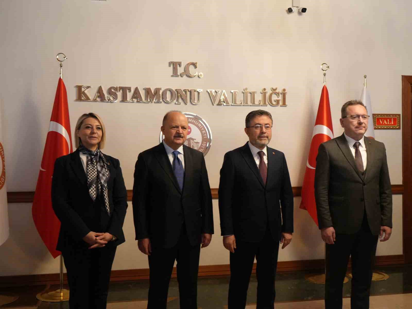 tarim-ve-orman-bakani-yumakli-teknolojiyi-bir-kalkan-olarak-kullanmak-zorundayiz