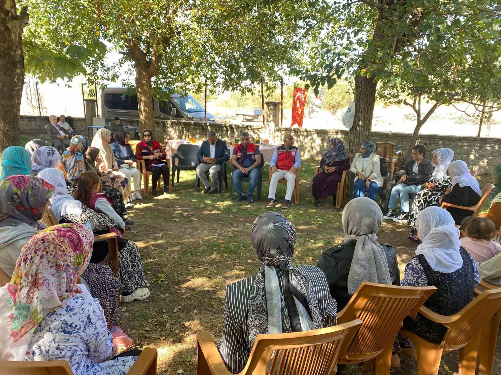 tarim-ve-orman-muduru-senverdi-kadin-ciftcilerle-bir-araya-geldi