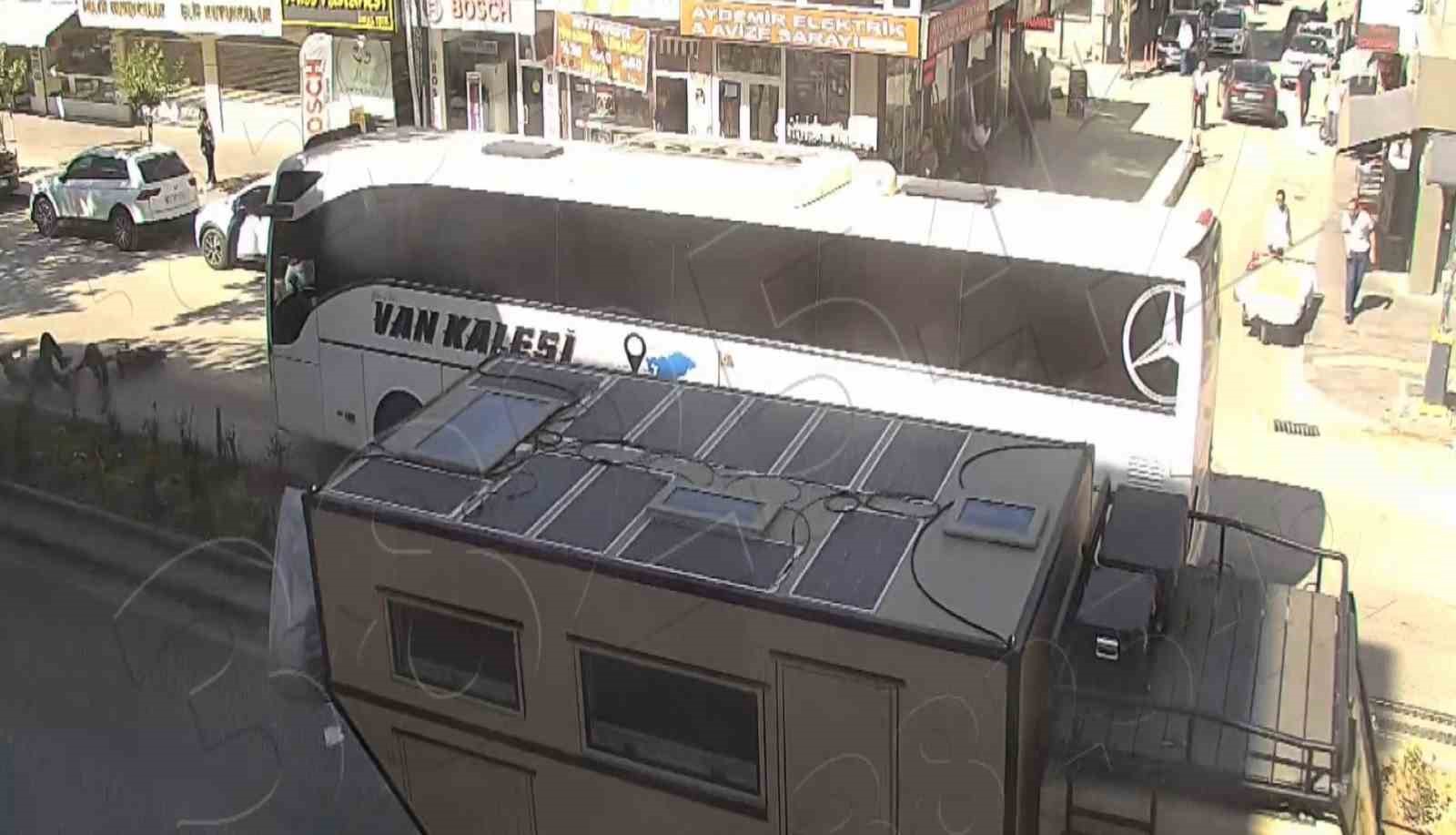 tatvanda-trafik-kazalari-kamaraya-yansidi