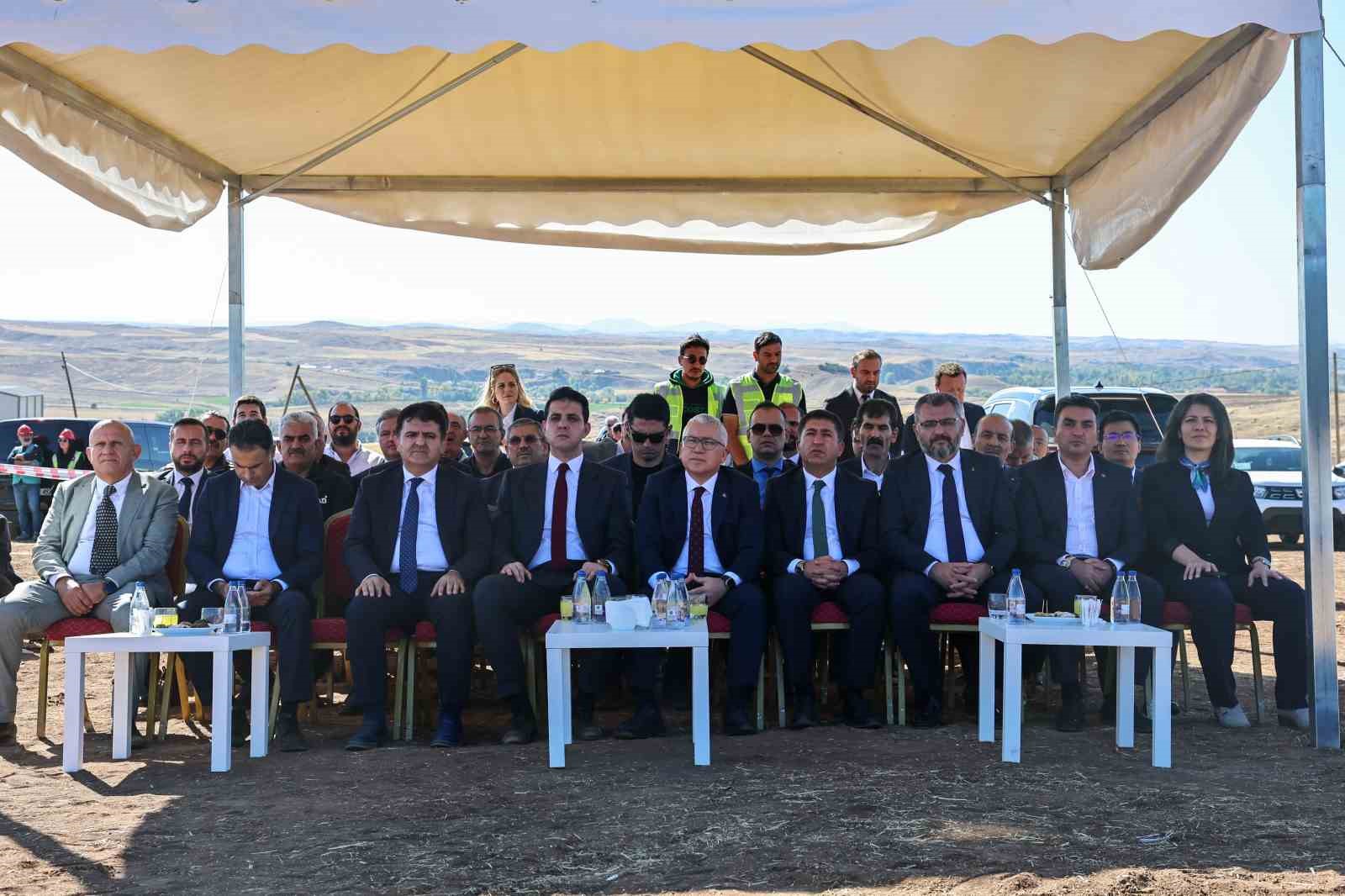 turkiyenin-en-yuksek-kapasiteli-santrallerinden-birisi-sivasta-hizmete-girdi