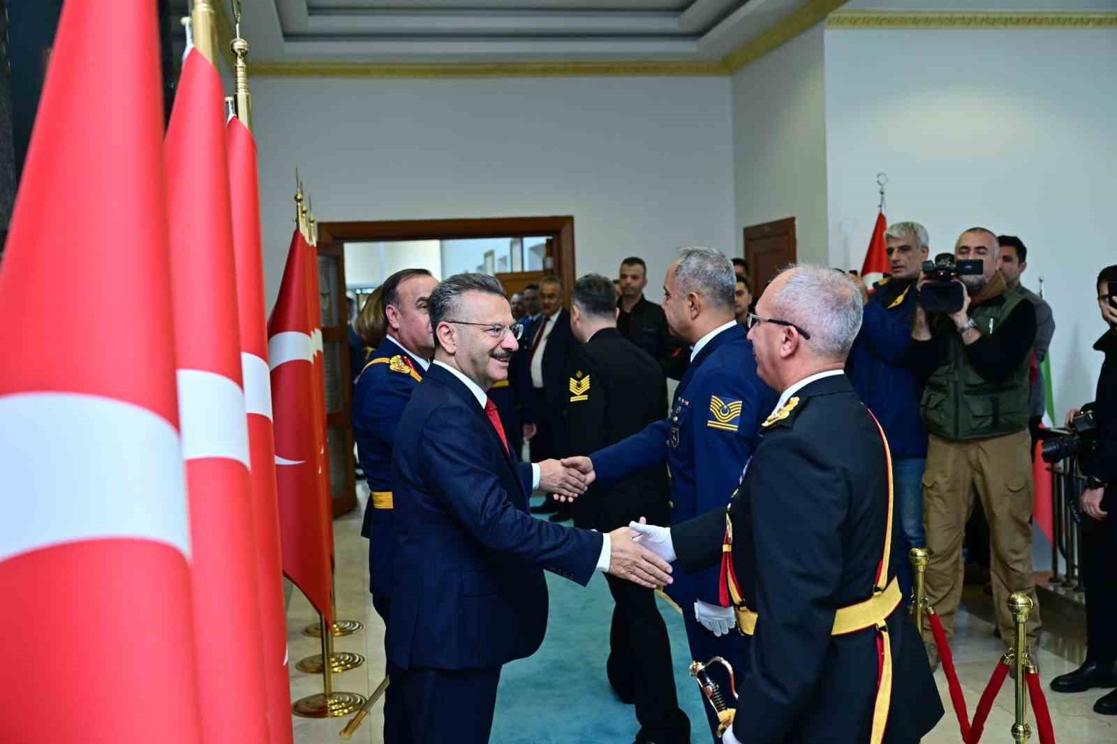 vali-huseyin-aksoy-29-ekim-cumhuriyet-bayrami-tebriklerini-kabul-etti