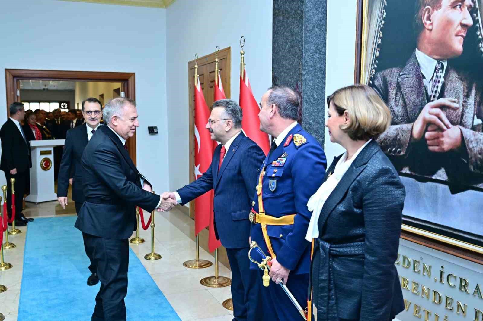 vali-huseyin-aksoy-29-ekim-cumhuriyet-bayrami-tebriklerini-kabul-etti