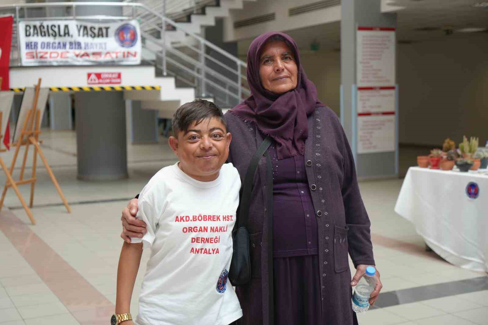 48-yildir-babasindan-ve-kiz-kardesinden-aldigi-bobreklerle-yasiyor