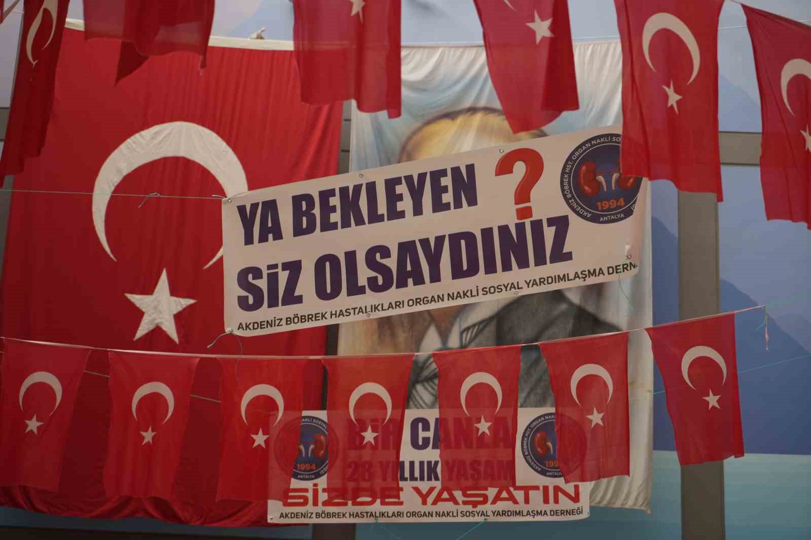 48-yildir-babasindan-ve-kiz-kardesinden-aldigi-bobreklerle-yasiyor