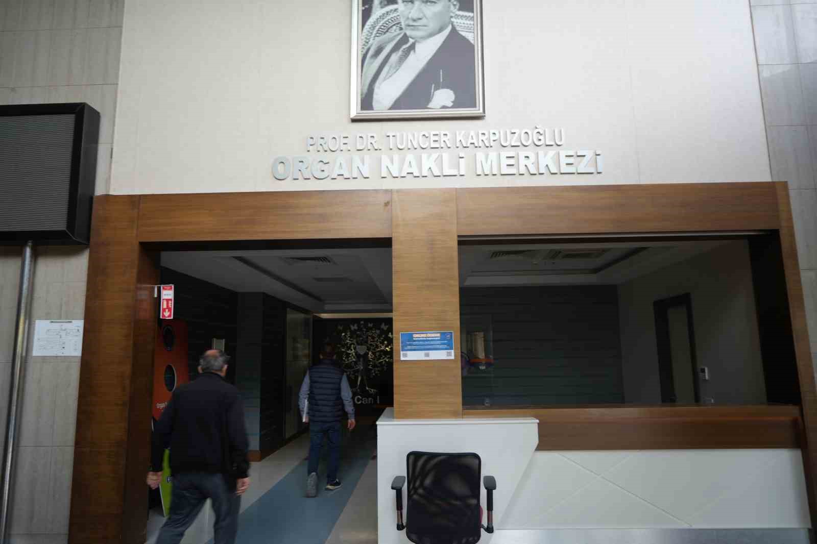 48-yildir-babasindan-ve-kiz-kardesinden-aldigi-bobreklerle-yasiyor