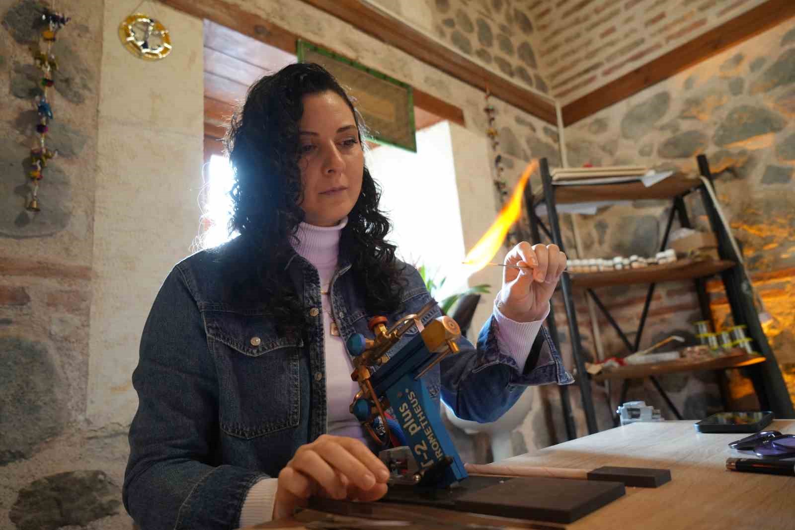 517-yillik-tashanda-kadin-eliyle-sanat-ve-emek-bulusuyor