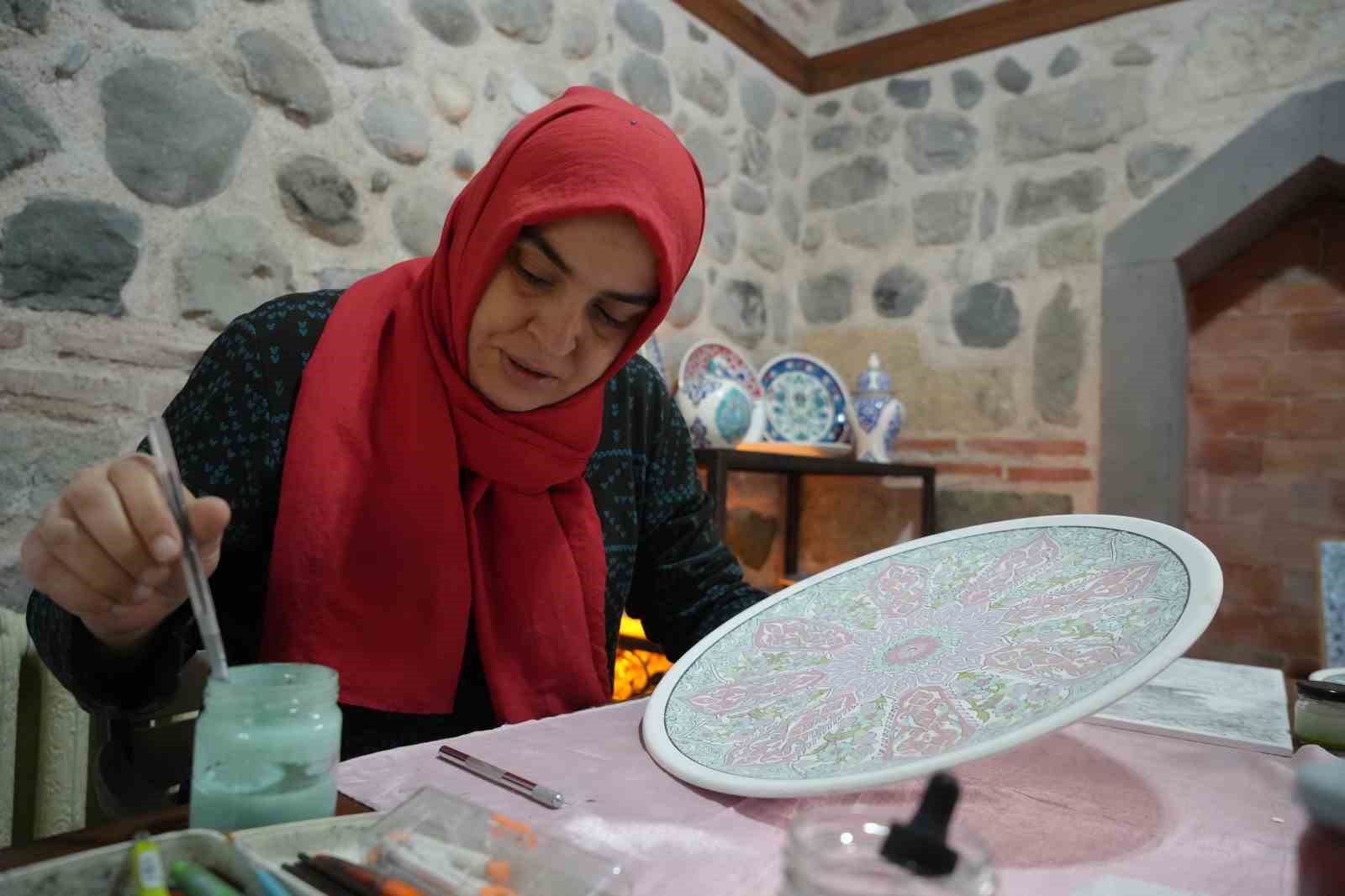 517-yillik-tashanda-kadin-eliyle-sanat-ve-emek-bulusuyor