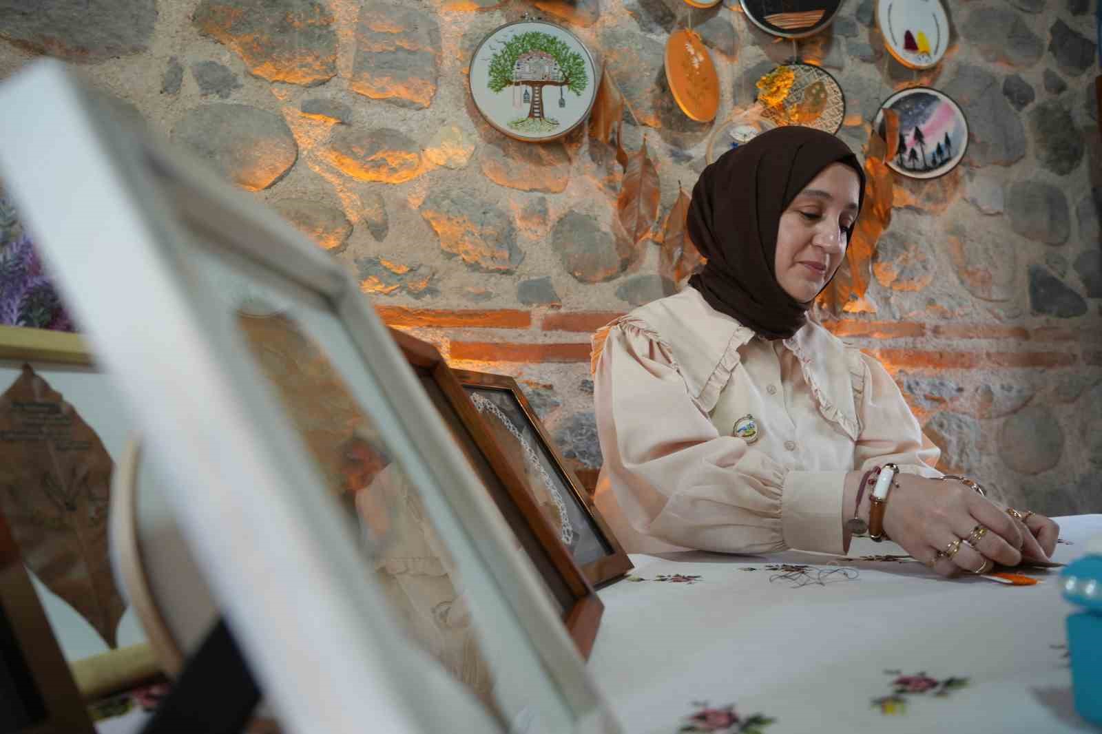 517-yillik-tashanda-kadin-eliyle-sanat-ve-emek-bulusuyor