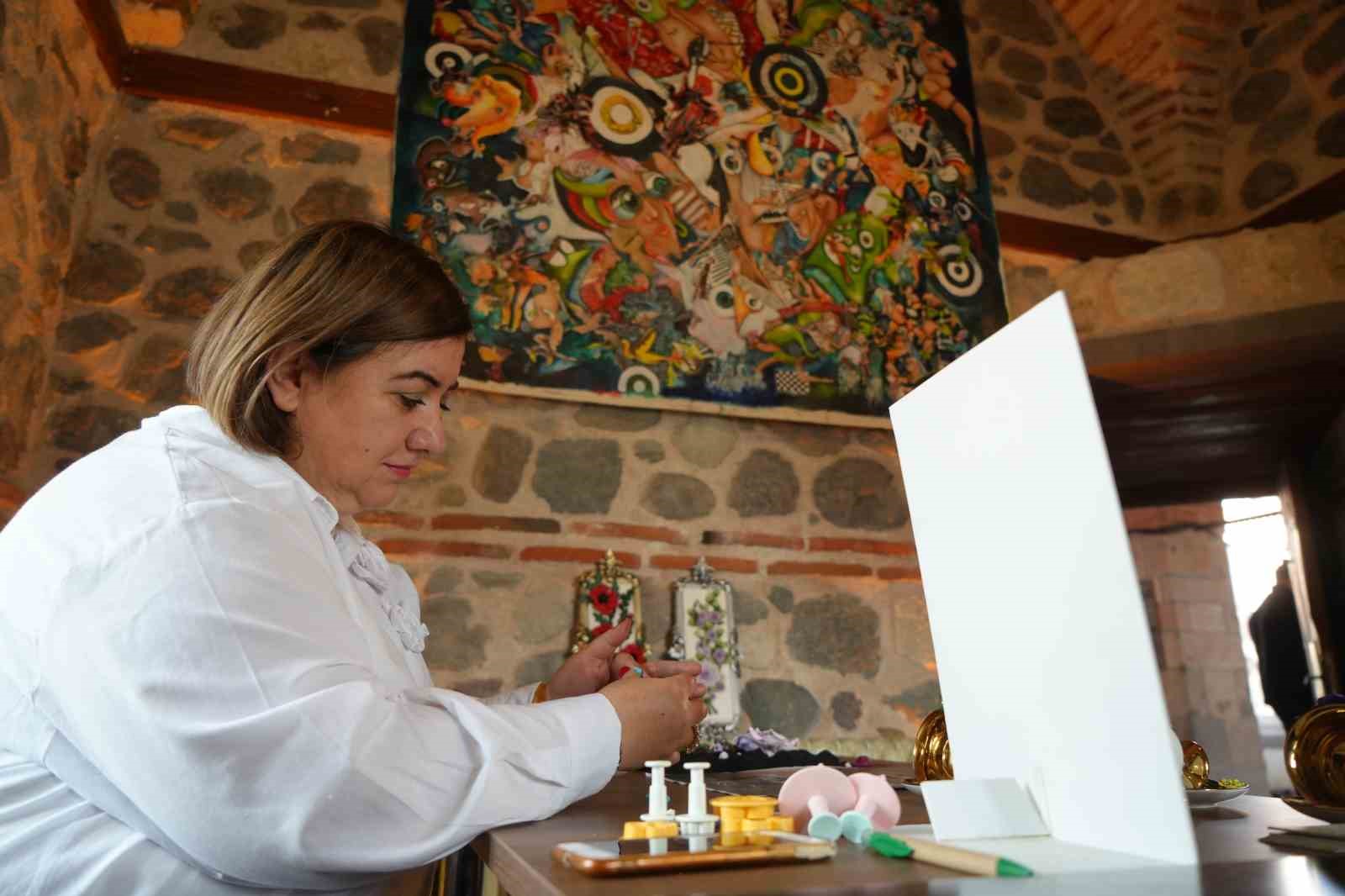 517-yillik-tashanda-kadin-eliyle-sanat-ve-emek-bulusuyor