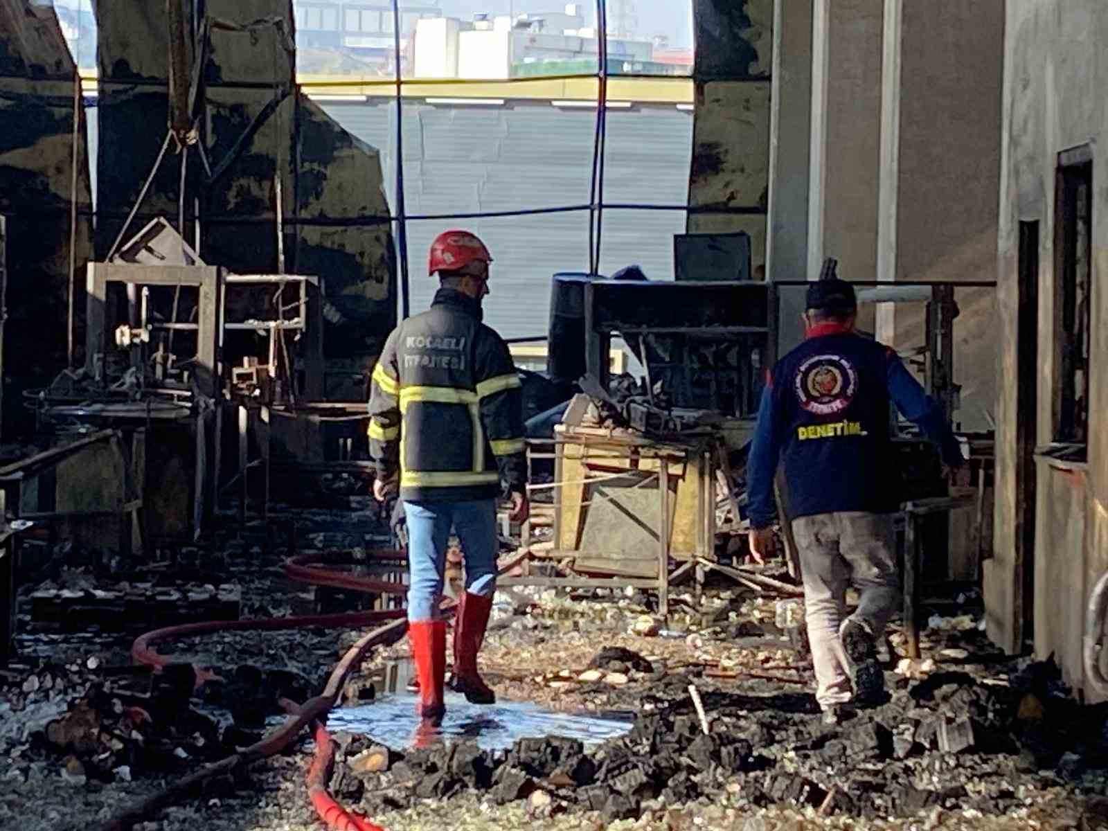 6-kisiye-mezar-olan-yanginin-tanigi-icerde-cocuklar-ve-kadinlar-bagiriyordu