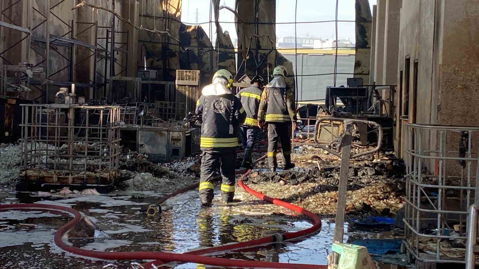 6-kisiye-mezar-olan-yanginin-tanigi-icerde-cocuklar-ve-kadinlar-bagiriyordu