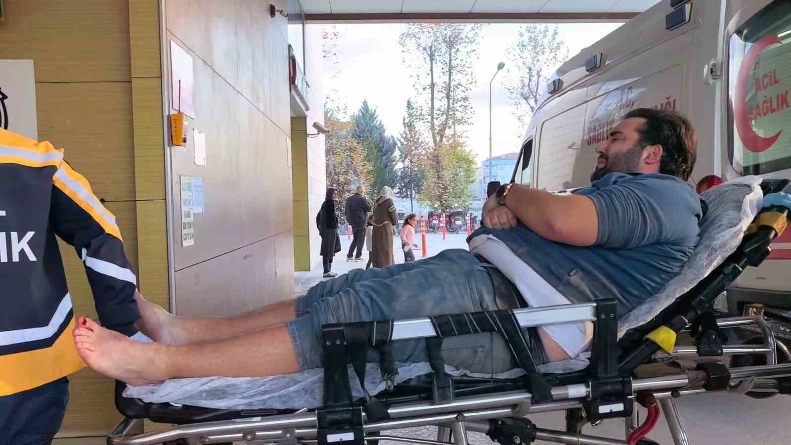 600-kiloluk-demir-silindirin-altinda-kaldi