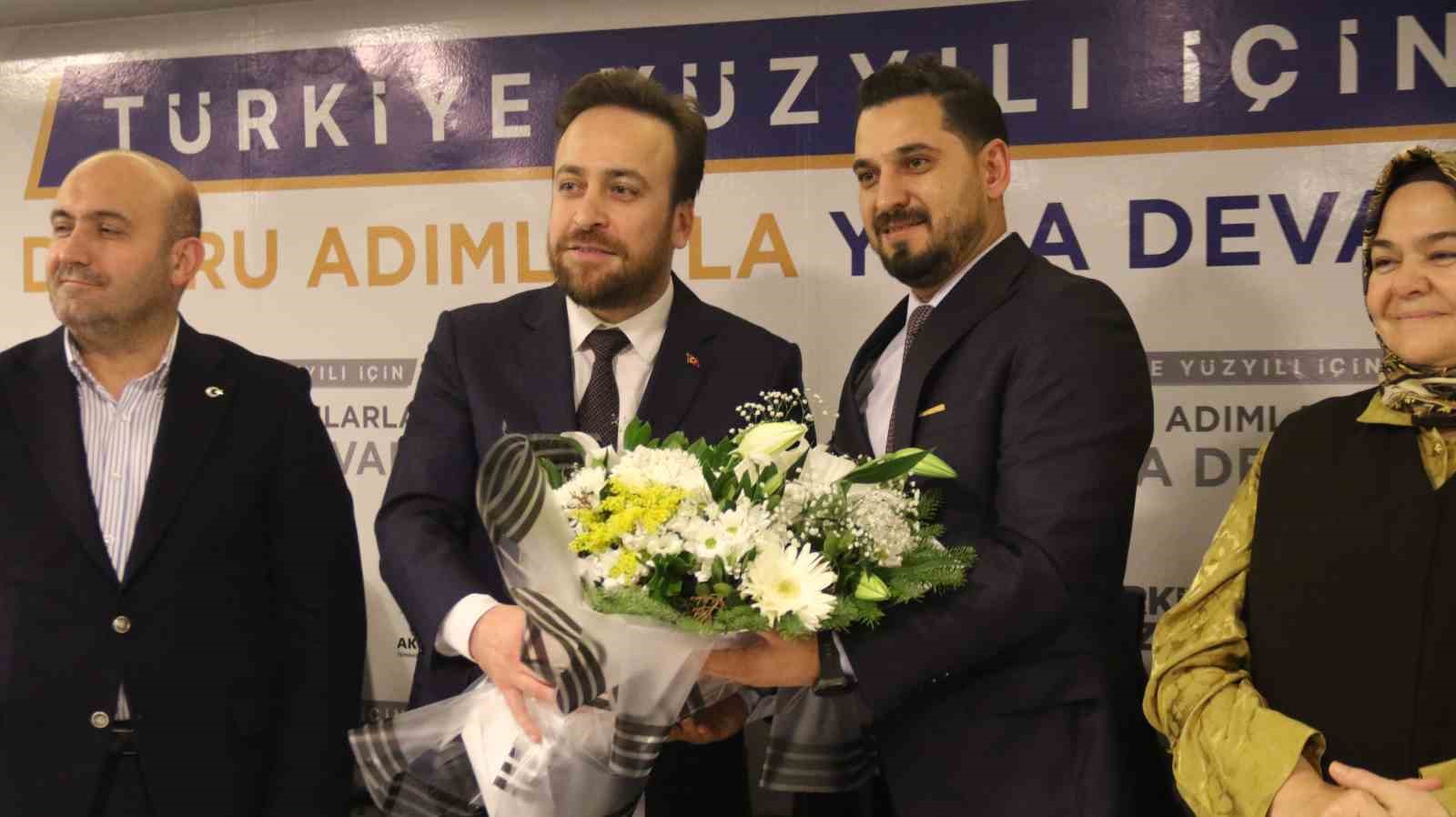 ak-parti-tepebasi-ilce-baskanligi-gorevini-serhat-tunc-teslim-aldi