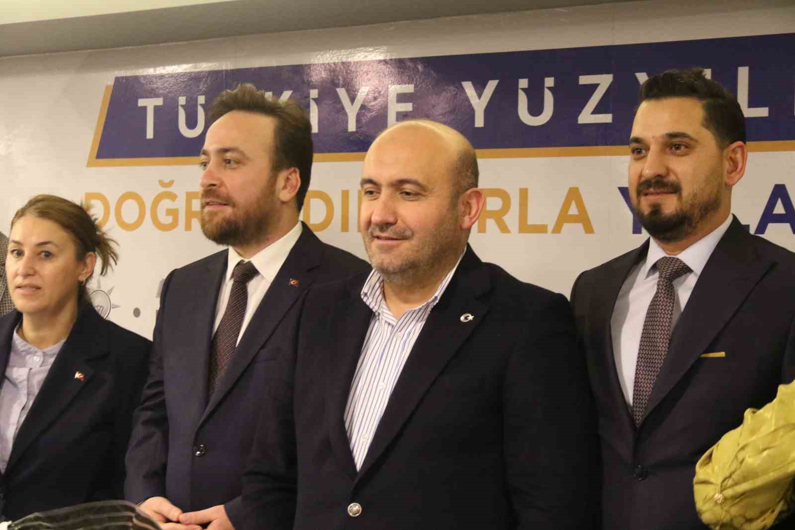 ak-parti-tepebasi-ilce-baskanligi-gorevini-serhat-tunc-teslim-aldi