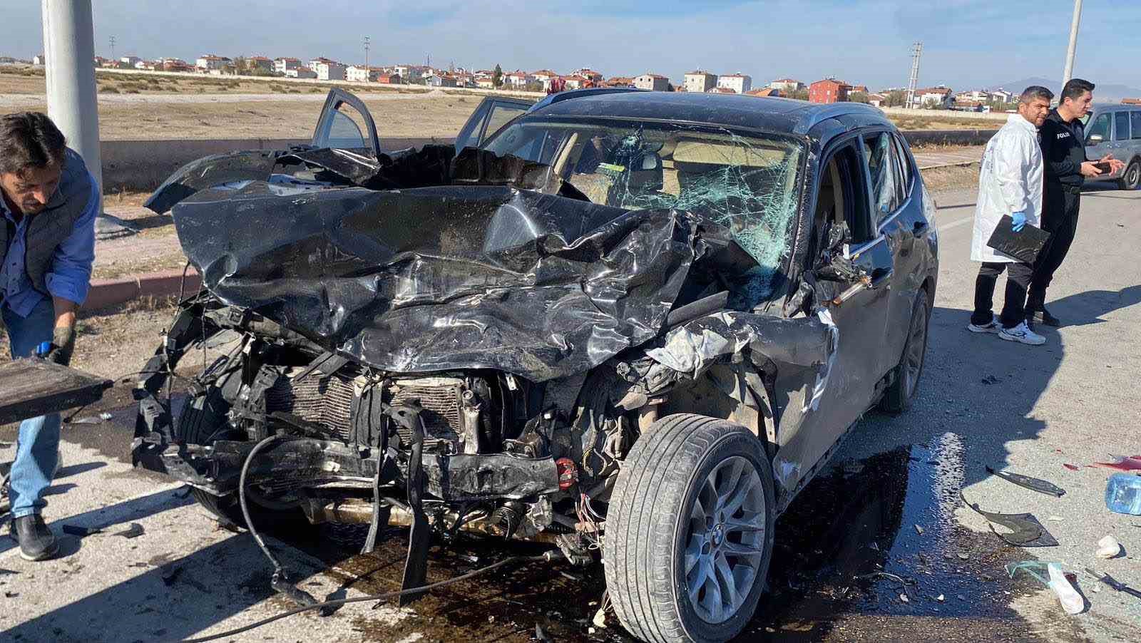 aksarayda-otomobiller-kafa-kafaya-carpisti-2-agir-yarali