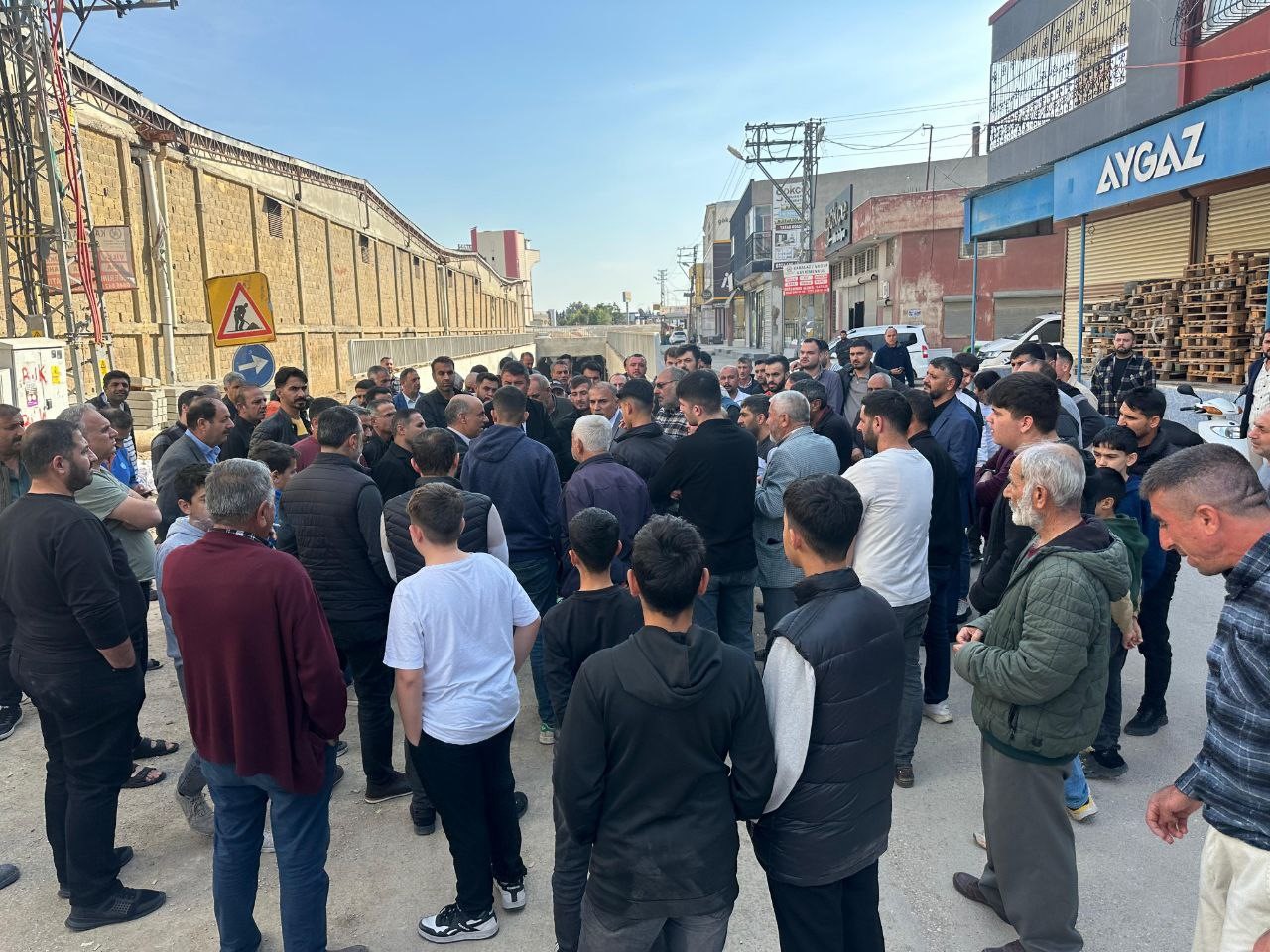 alt-gecit-bitmeyince-bitme-noktasina-gelen-esnaf-isyan-etti