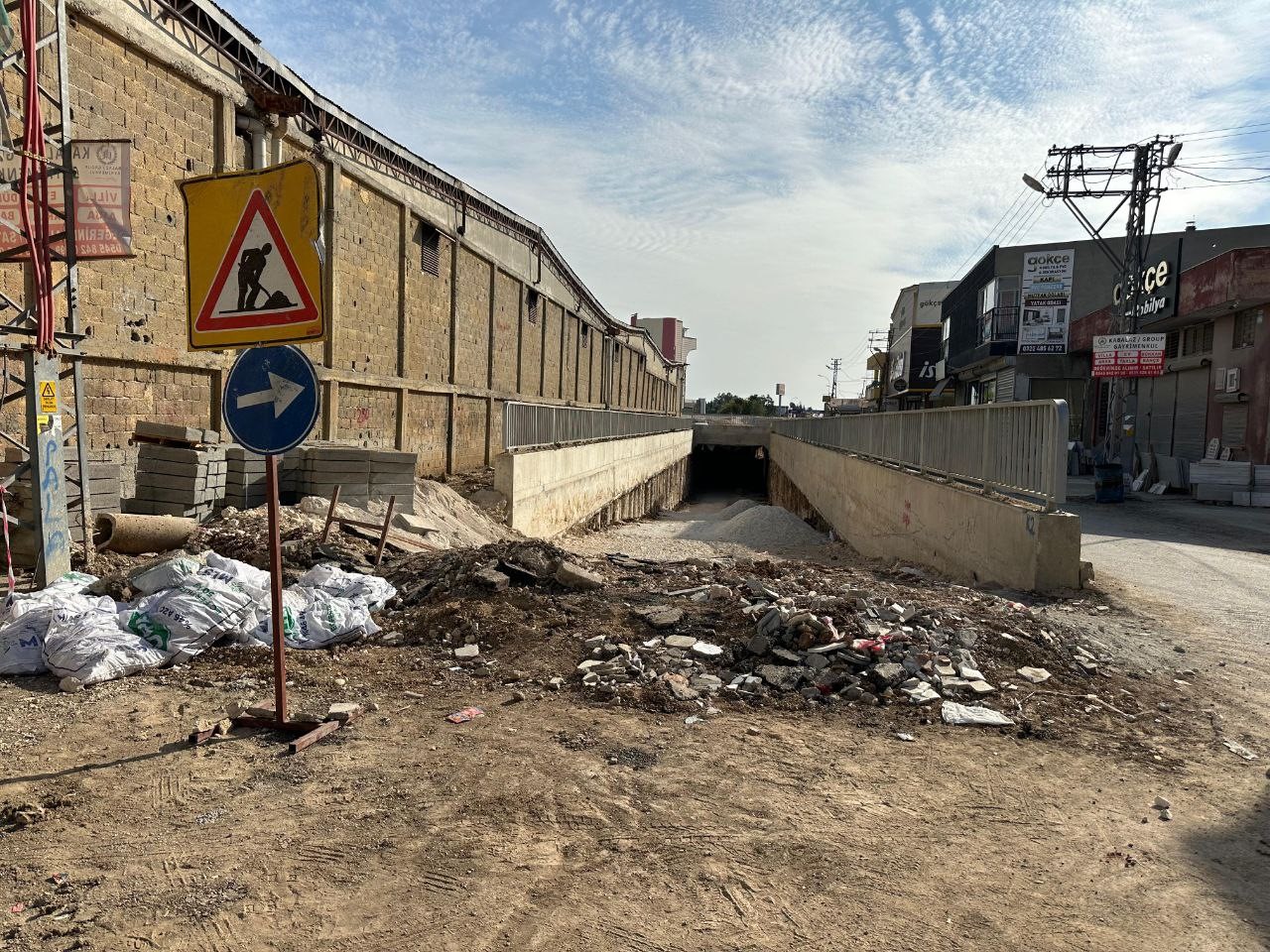 alt-gecit-bitmeyince-bitme-noktasina-gelen-esnaf-isyan-etti