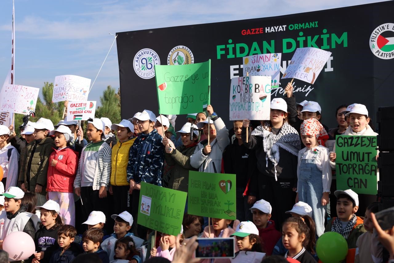 arnavutkoyde-gazze-icin-10-bin-fidan-dikildi