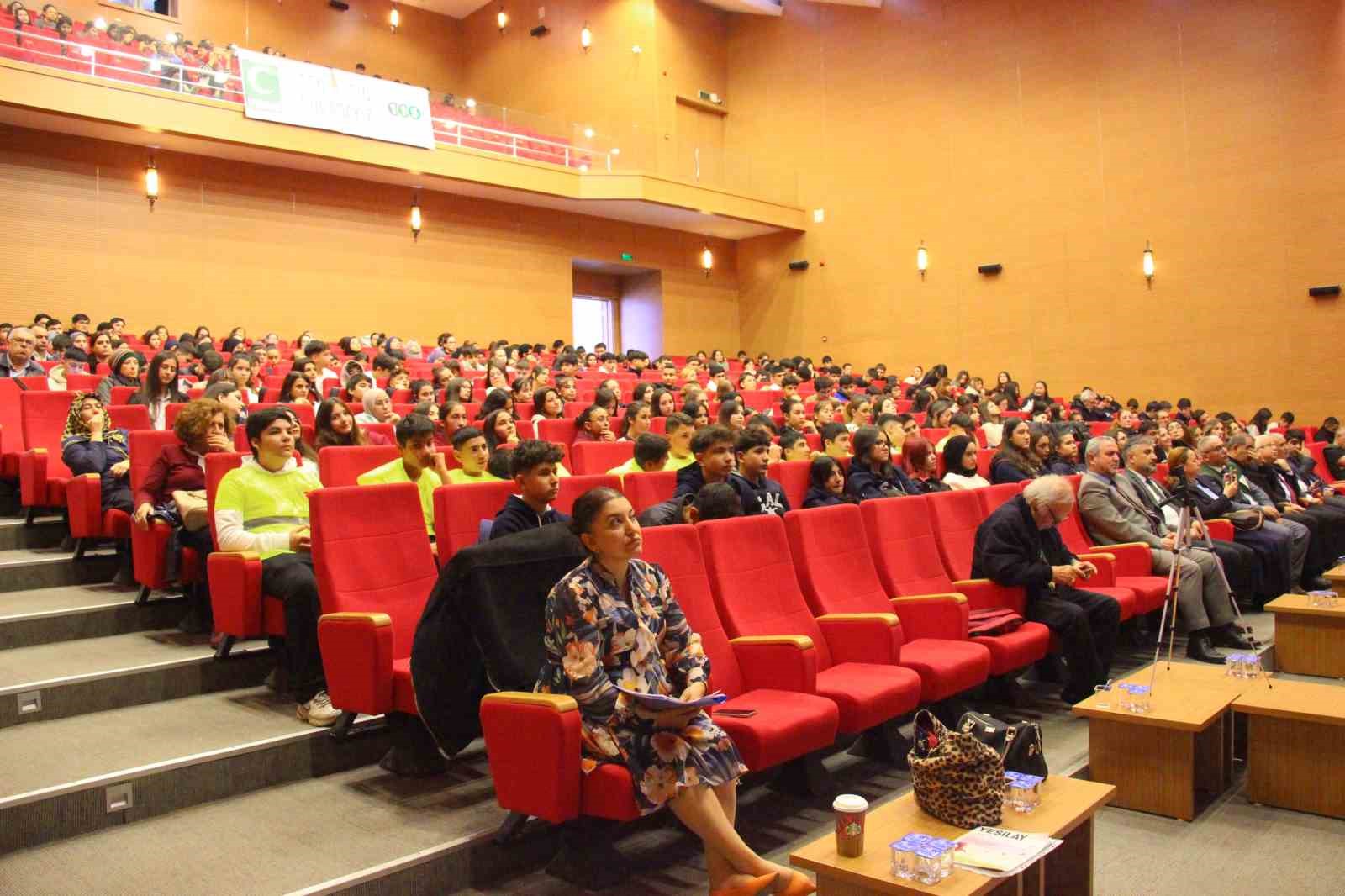 aydinda-gencler-icin-siddetsiz-ve-bagimsiz-gelecek-bulusmasi-gerceklestirildi