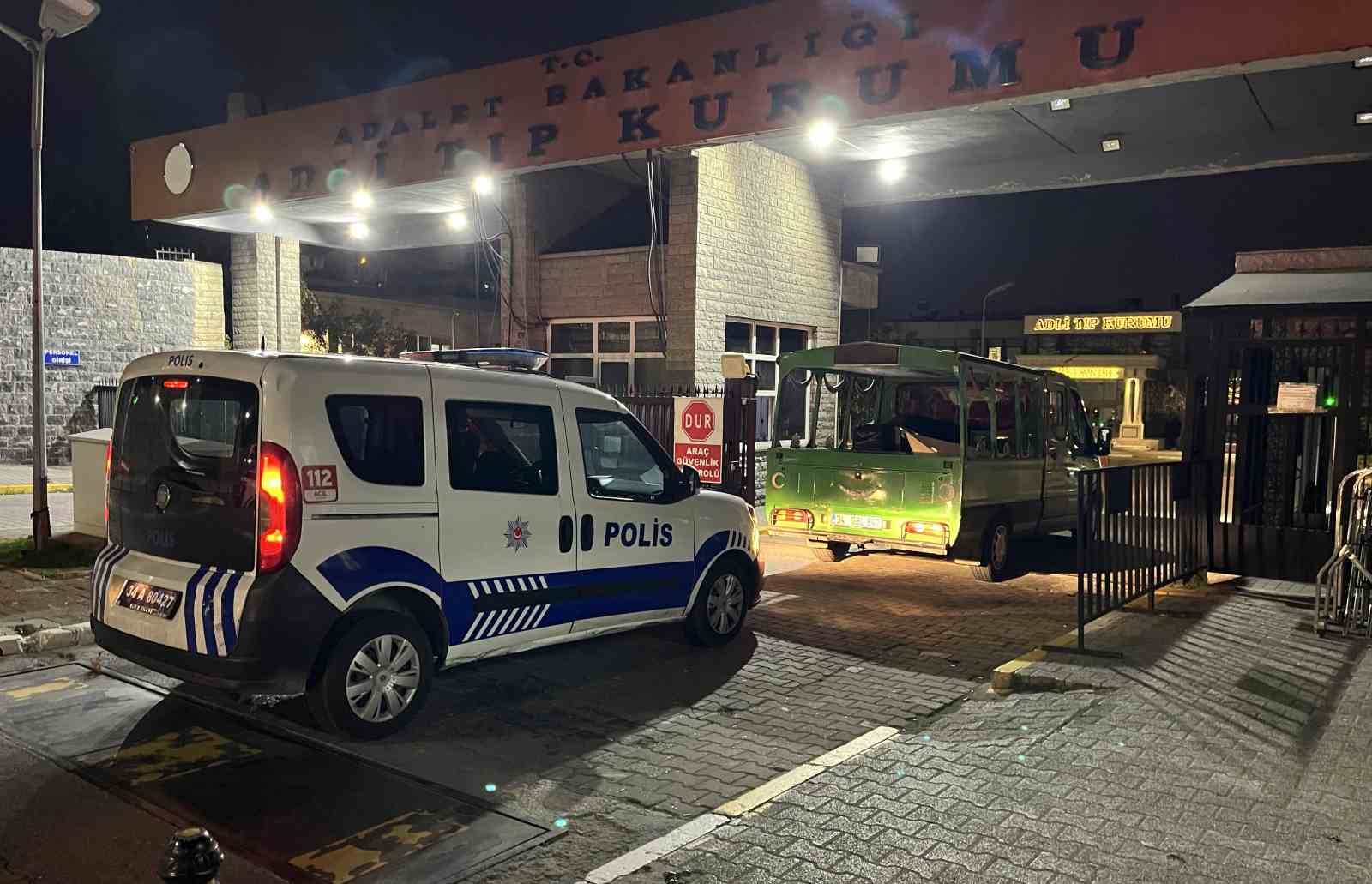 baba-servet-bocekin-cenazesi-adli-tip-kurumuna-getirildi