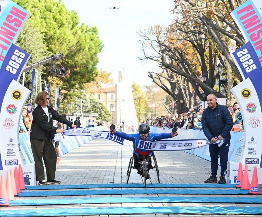 bagcilar-belediyesi-sporculari-istanbul-maratonunda-sampiyon-oldu