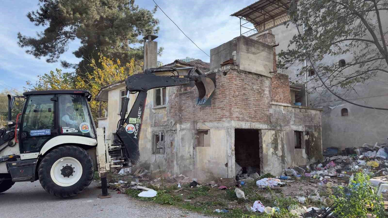 baskan-turkel-kacak-yapilasmaya-ve-metruk-yapilara-gecit-vermeyecegiz