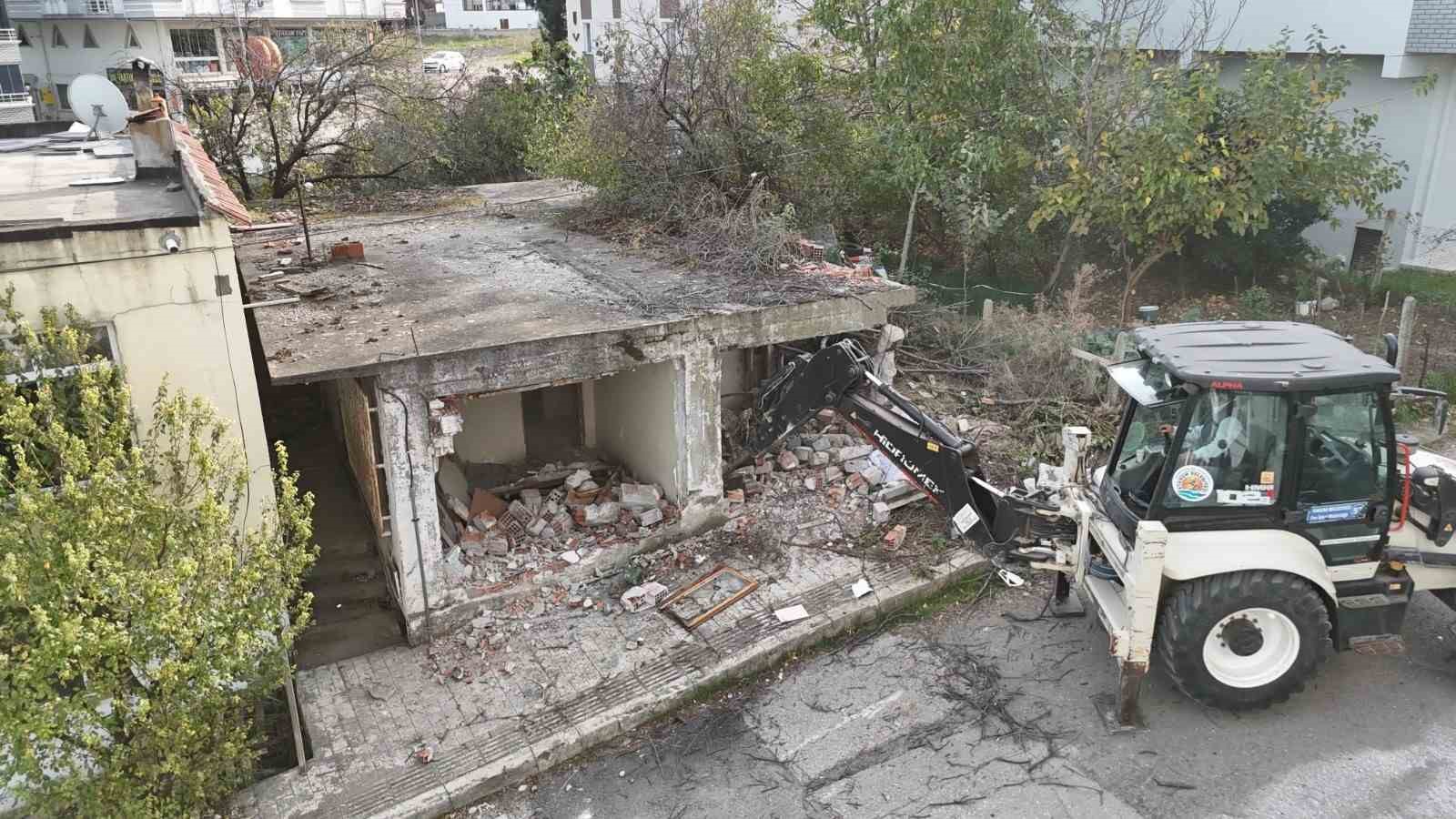 baskan-turkel-kacak-yapilasmaya-ve-metruk-yapilara-gecit-vermeyecegiz