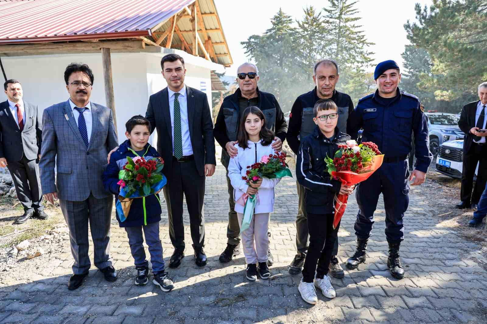 camelide-11-kasim-milli-agaclandirma-gunu-kapsaminda-fidanlar-toprakla-bulustu