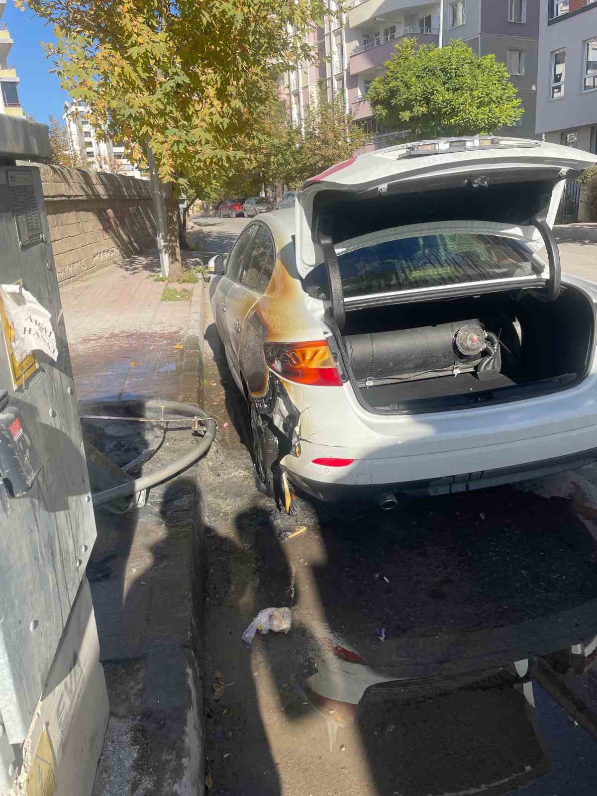 cope-atilan-yanici-madde-otomobili-yakti