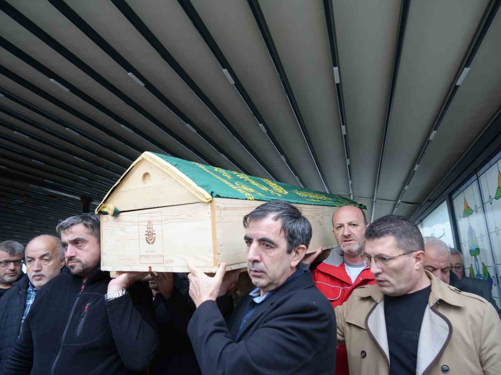 dere-yataginda-cenazelerine-ulasilan-anne-ve-oglu-gozyaslari-arasinda-topraga-verildi