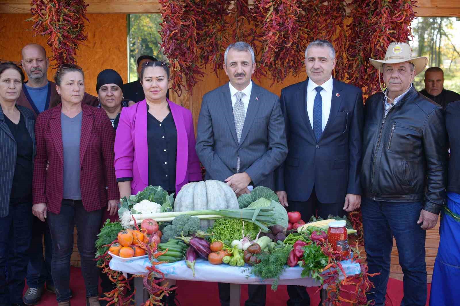 edirneli-ureticiler-ata-tohumundan-urettikleri-urunleri-millet-bahcesinde-satisa-sunuyor