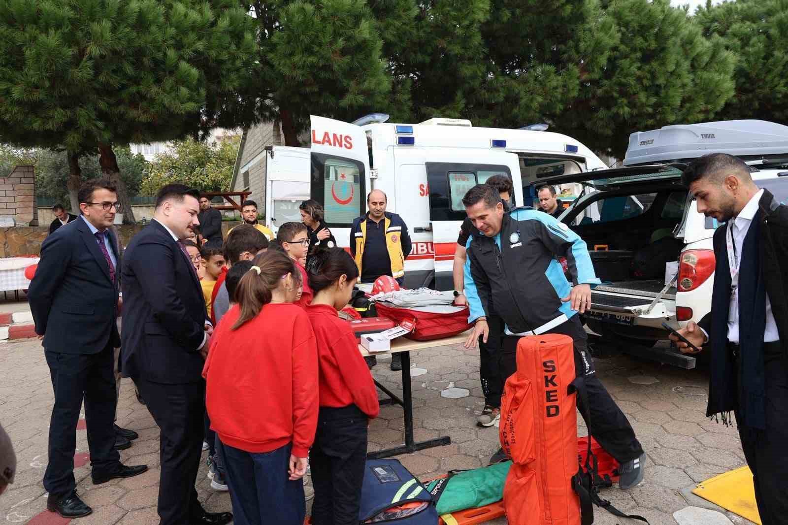 gokceadada-cocuklar-saglik-ve-afet-konularinda-bilgilendirildi