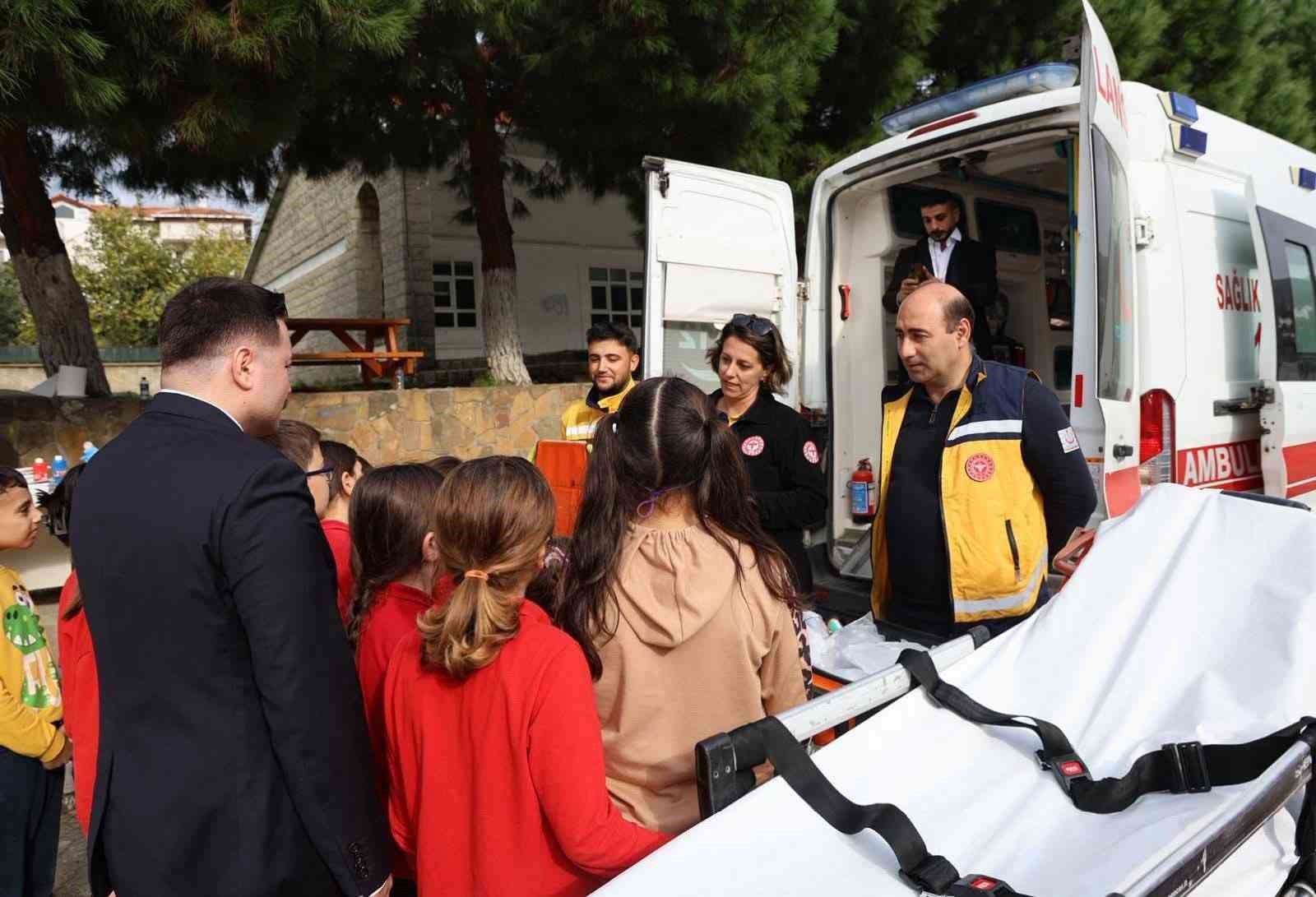 gokceadada-cocuklar-saglik-ve-afet-konularinda-bilgilendirildi